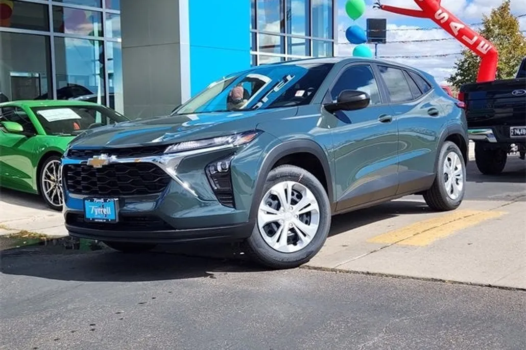 2026 Chevrolet Trax LS photo 1