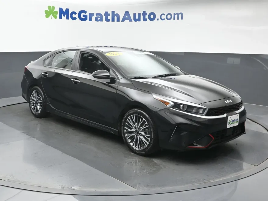 2024 Kia Forte GT-Line photo 1