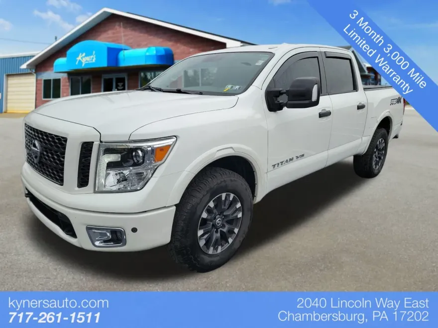 2019 Nissan Titan PRO-4X photo 1