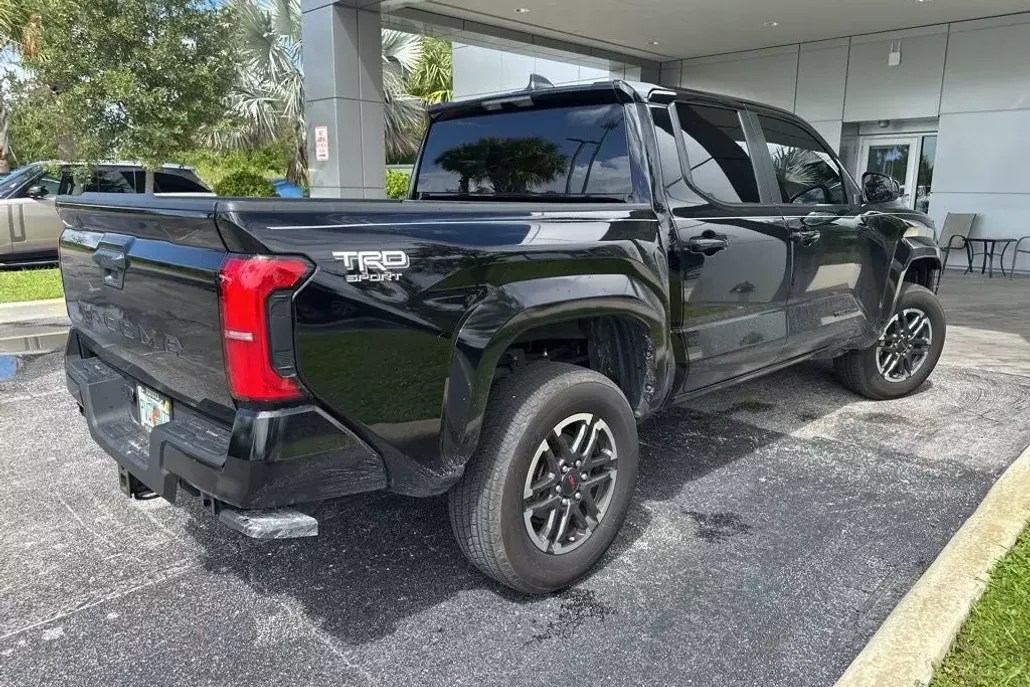 2024 Toyota Tacoma TRD Sport photo 1