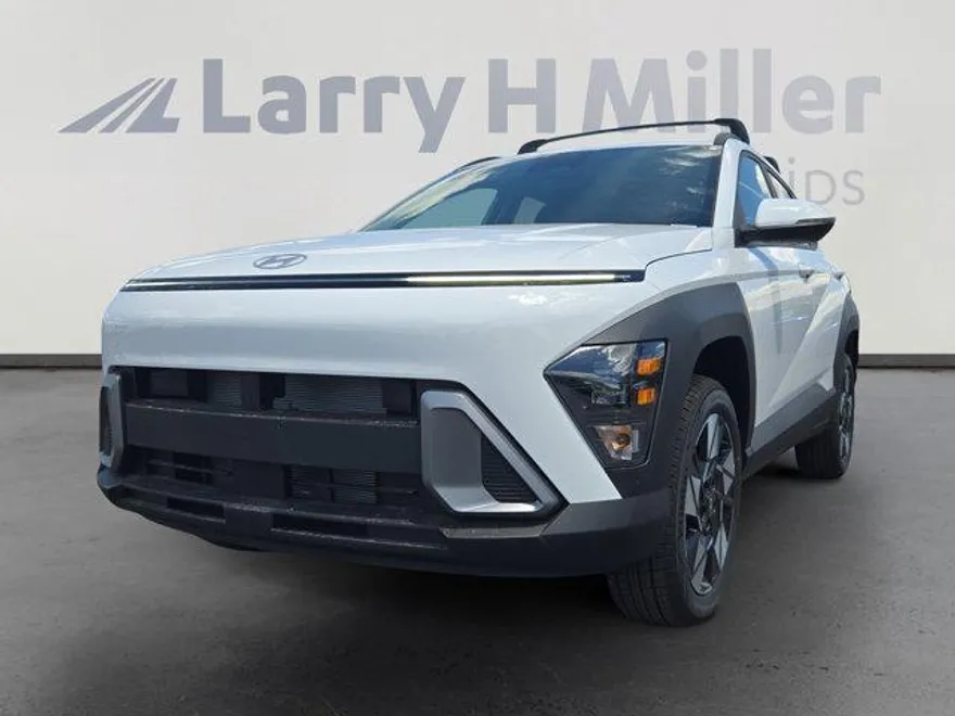 2025 Hyundai Kona SEL photo 1
