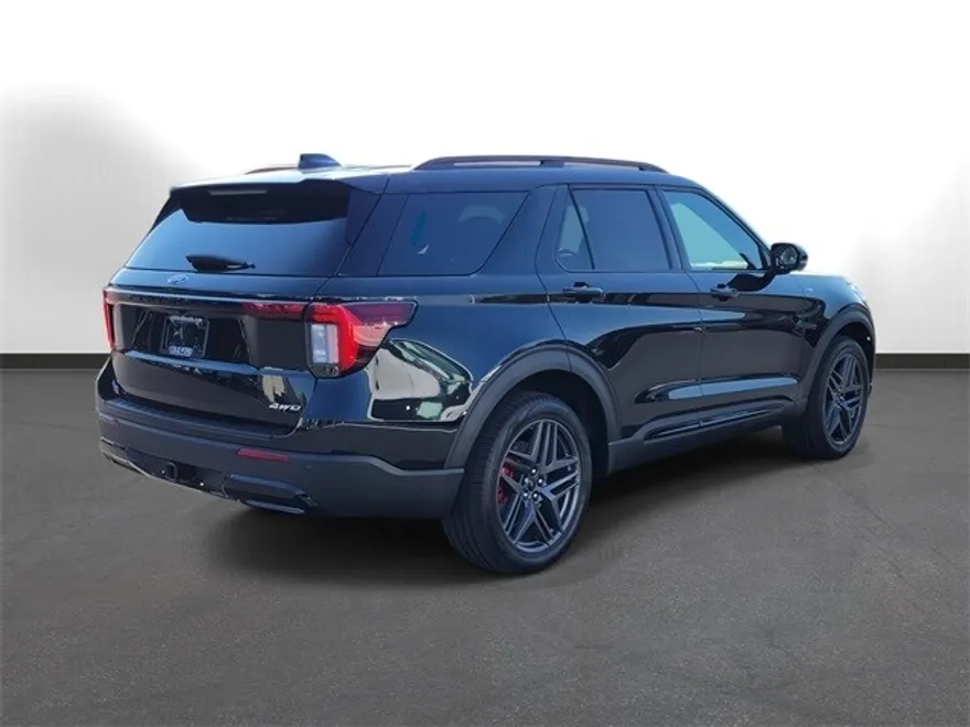 2025 Ford Explorer ST-Line photo 1