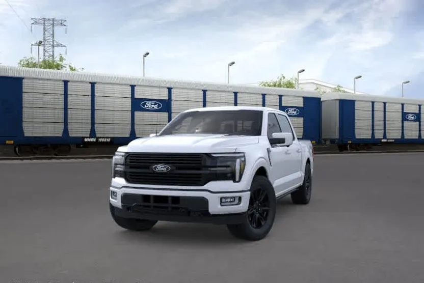 2025 Ford F-150 Platinum photo 1