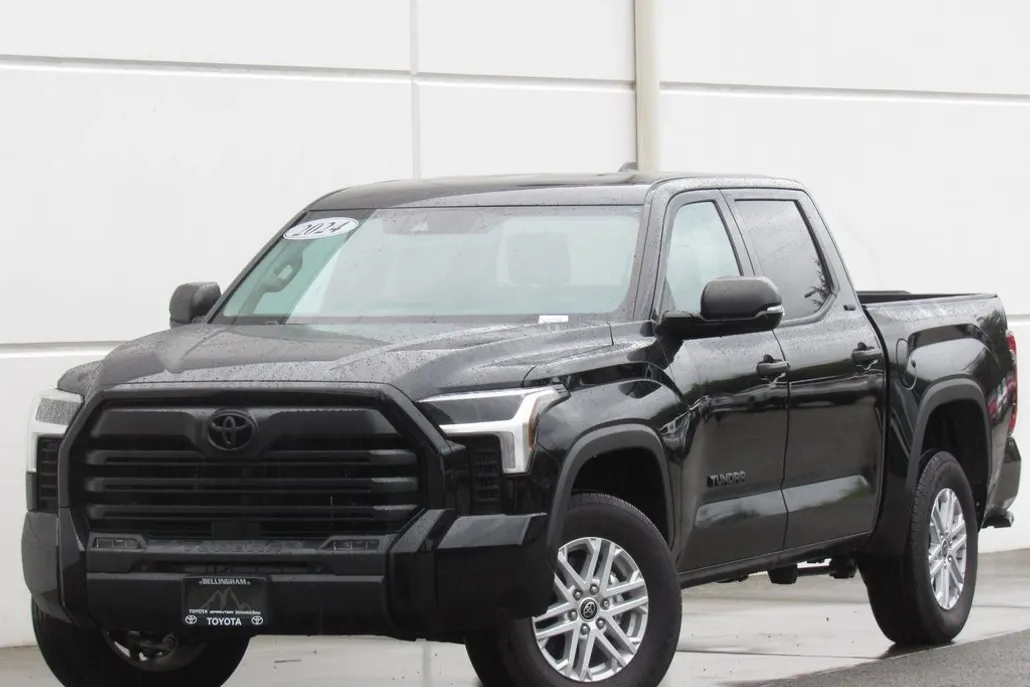 2024 Toyota Tundra SR5 photo 1