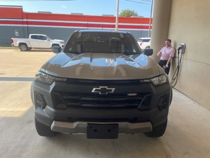 2024 Chevrolet Colorado Trail Boss photo 1
