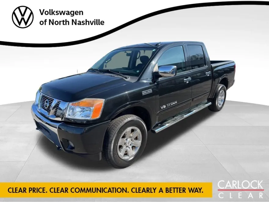 2015 Nissan Titan SV photo 1