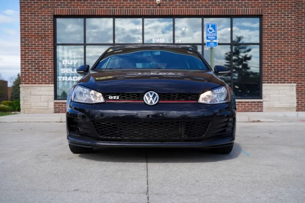 2015 Volkswagen Golf GTI S photo 1