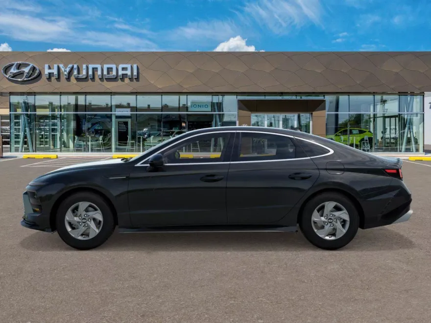 2025 Hyundai Sonata SE photo 1