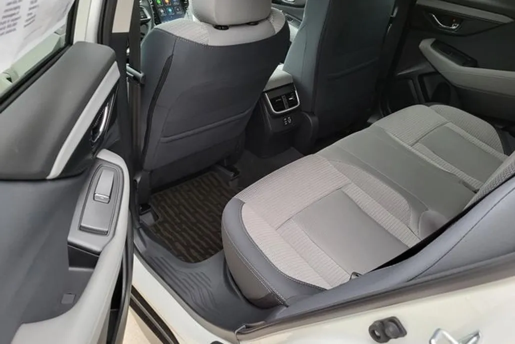2025 Subaru Outback Premium photo 1