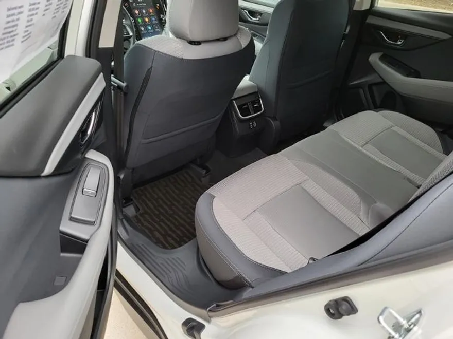 2025 Subaru Outback Premium photo 1
