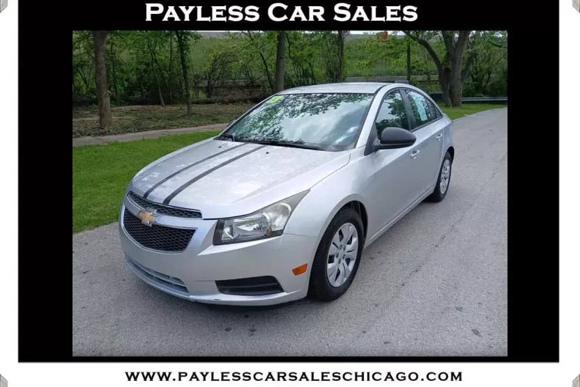 2013 Chevrolet Cruze LS photo 1