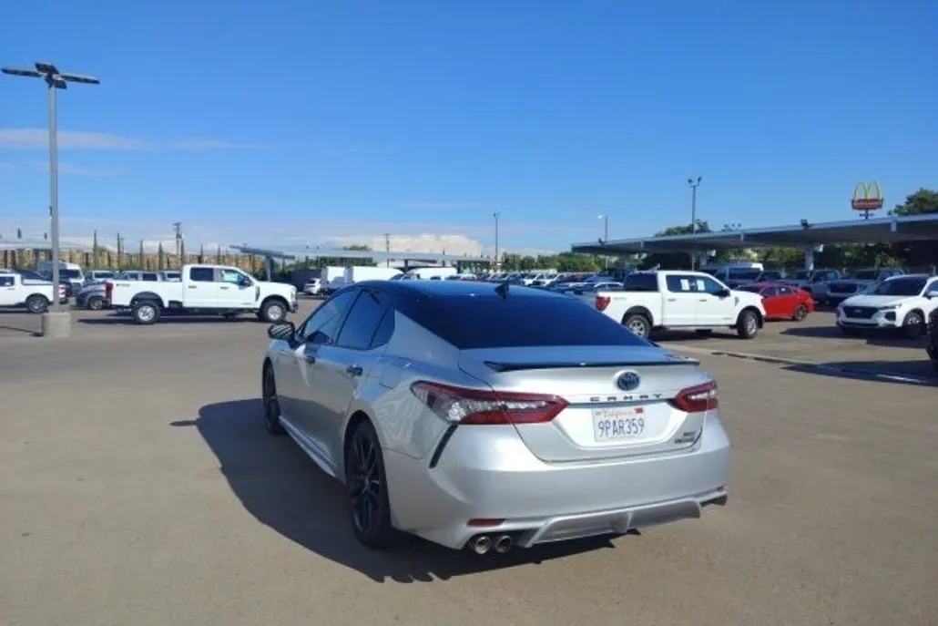 2021 Toyota Camry Hybrid XSE photo 1