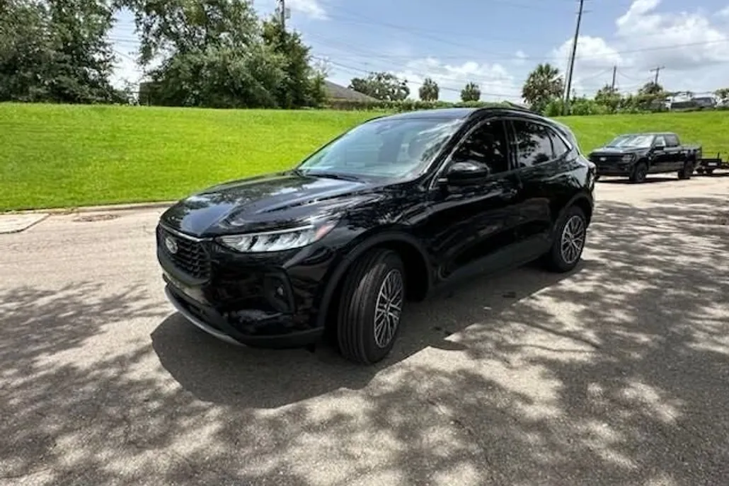 2023 Ford Escape Plug-In Hybrid Base photo 1