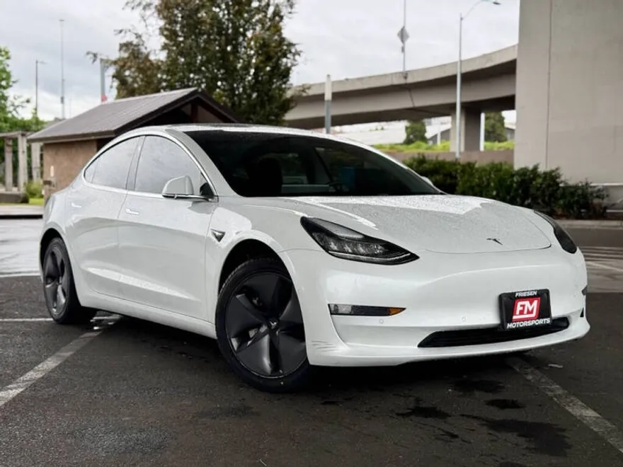 2019 Tesla Model 3 Standard Range Plus photo 1