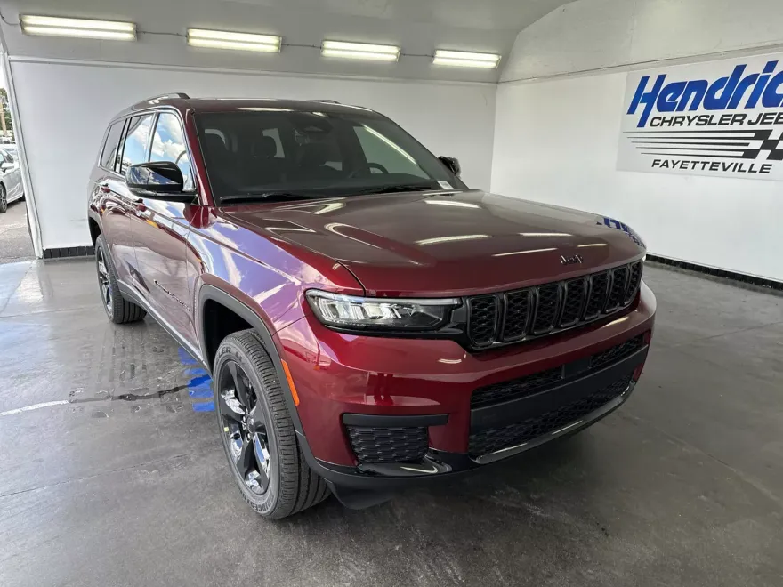 2025 Jeep Grand Cherokee Altitude X photo 1