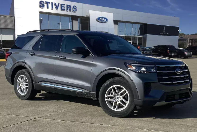 2025 Ford Explorer photo 1