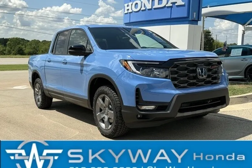 2025 Honda Ridgeline TrailSport photo 1