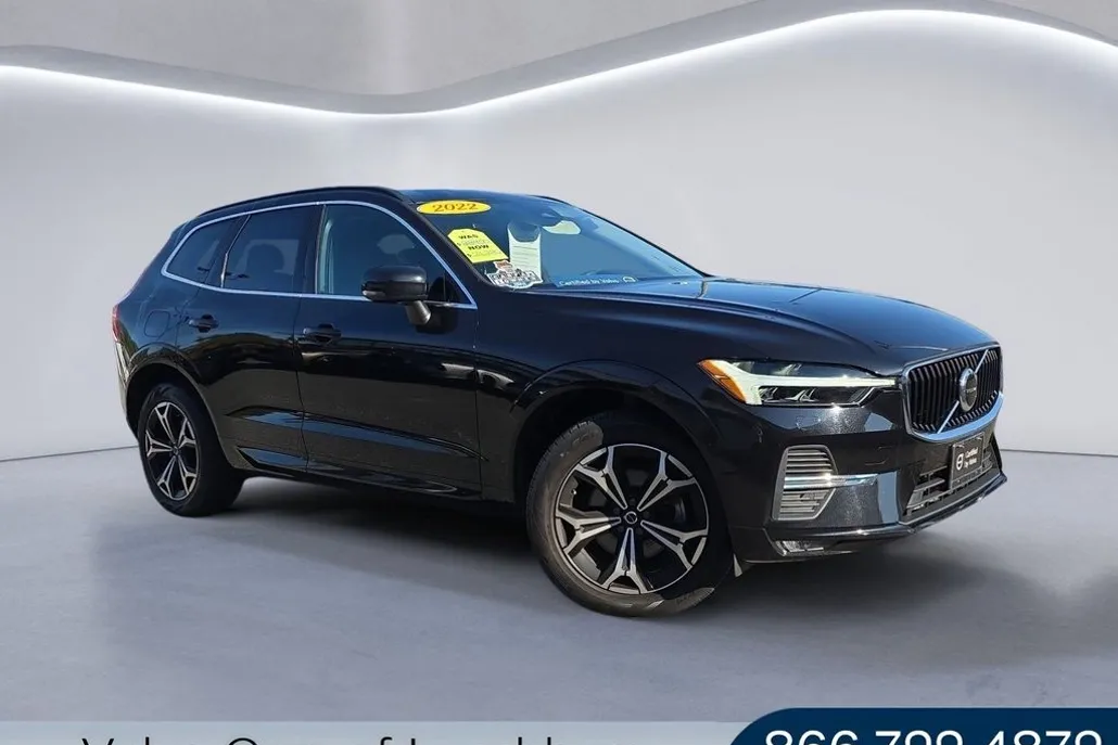 2022 Volvo XC60 B5 Momentum photo 1