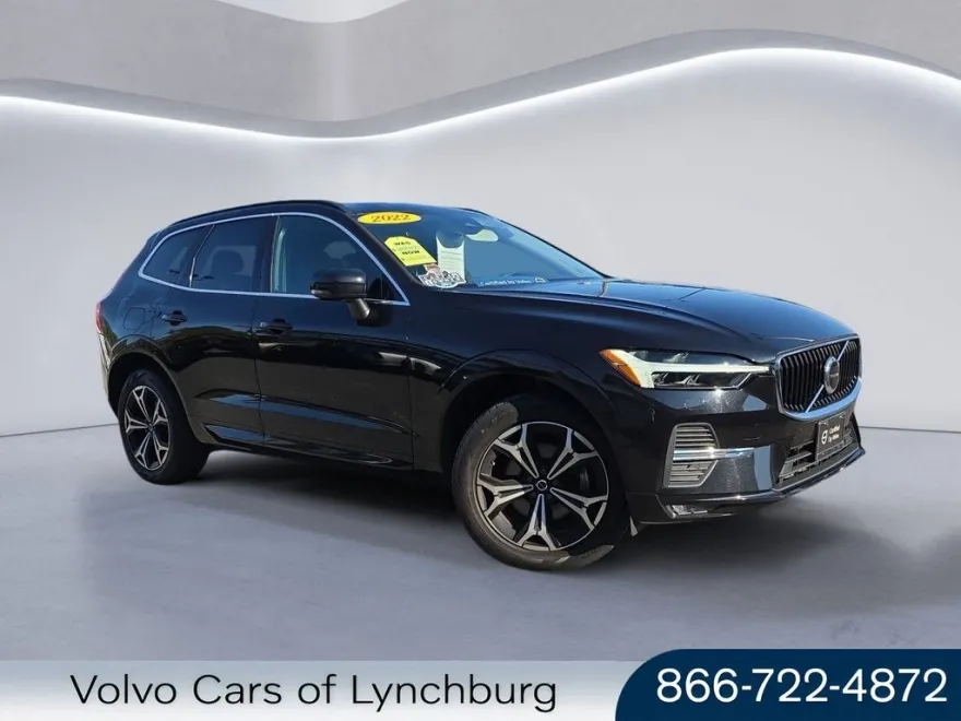 2022 Volvo XC60 B5 Momentum photo 1