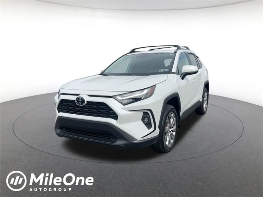 2024 Toyota RAV4 XLE Premium photo 1