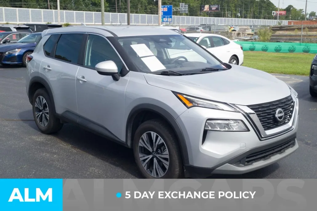 2023 Nissan Rogue SV photo 1