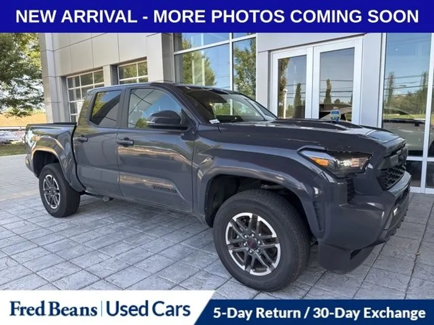 2024 Toyota Tacoma TRD Sport photo 1