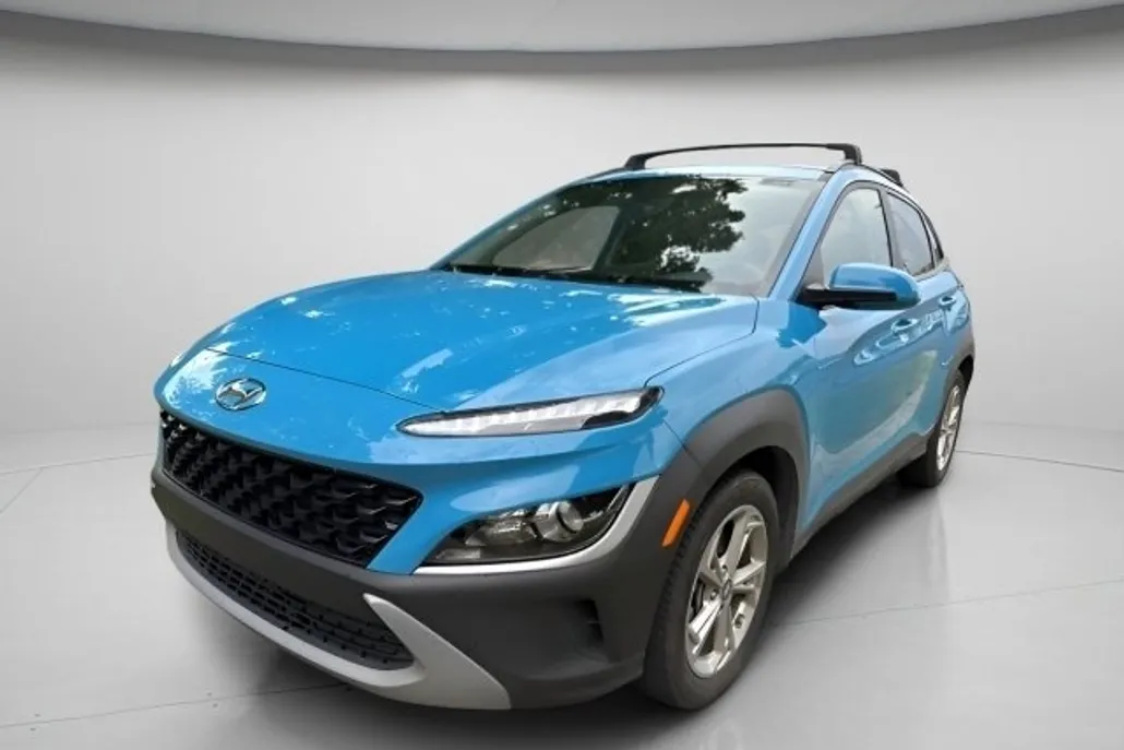 2022 Hyundai Kona SEL photo 1
