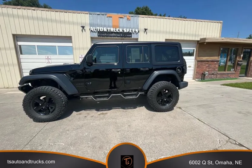 2020 Jeep Wrangler Unlimited Sport Altitude photo 1