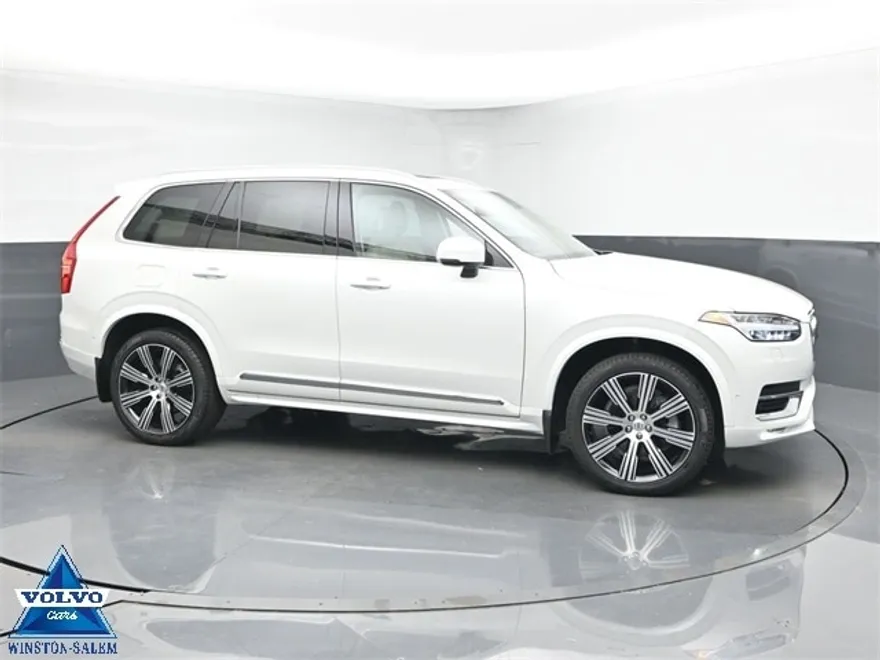 2024 Volvo XC90 B5 Plus photo 1