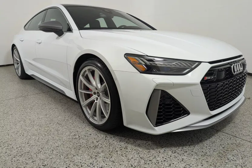 2025 Audi RS 7 Performance photo 1