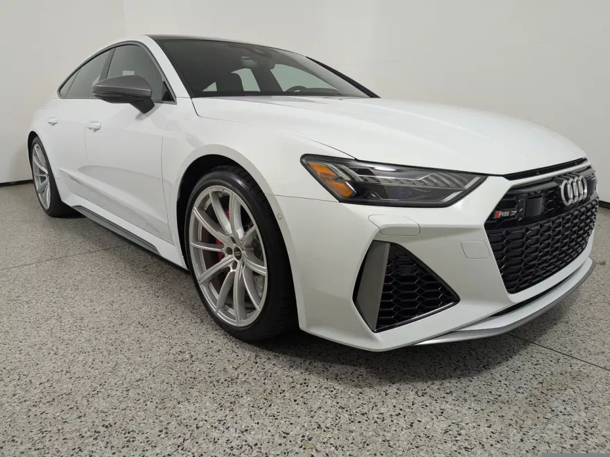 2025 Audi RS 7 Performance photo 1