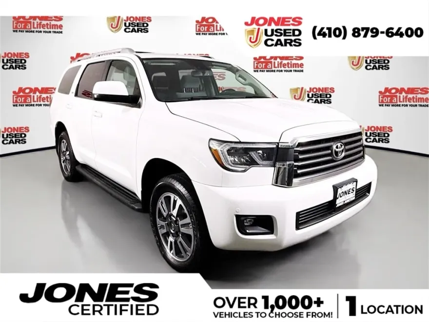 2018 Toyota Sequoia SR5 photo 1