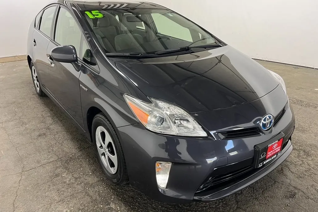 2015 Toyota Prius Two photo 1