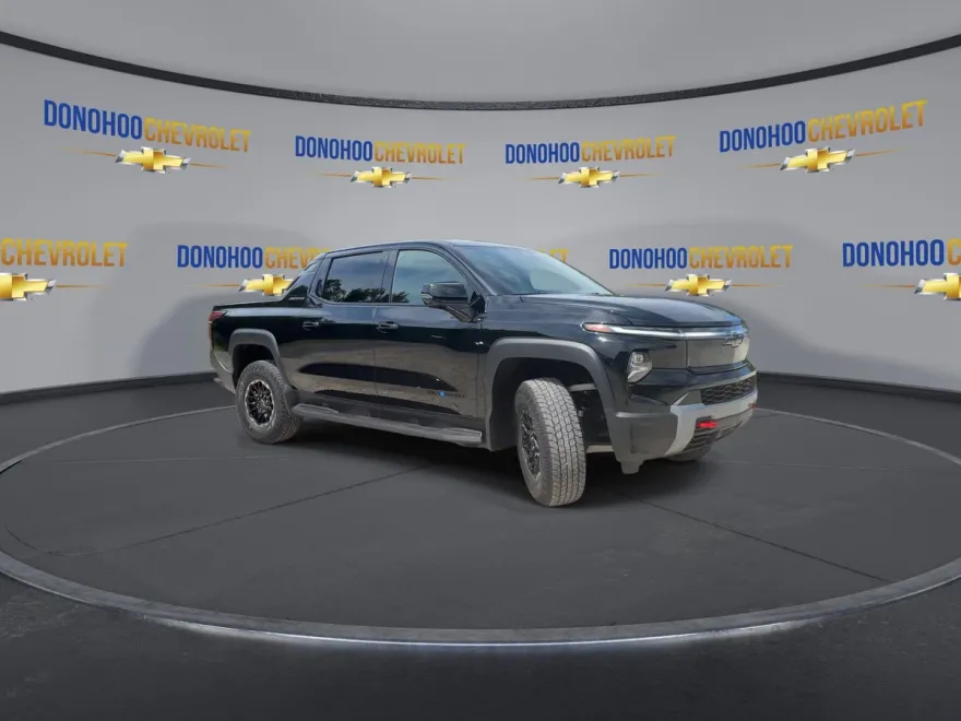 2026 Chevrolet Silverado EV Trail Boss photo 1