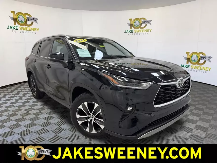 2021 Toyota Highlander XLE photo 1