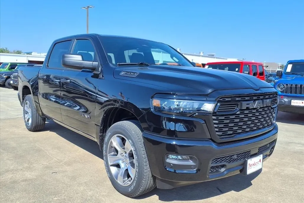 2026 Ram 1500 Express photo 1