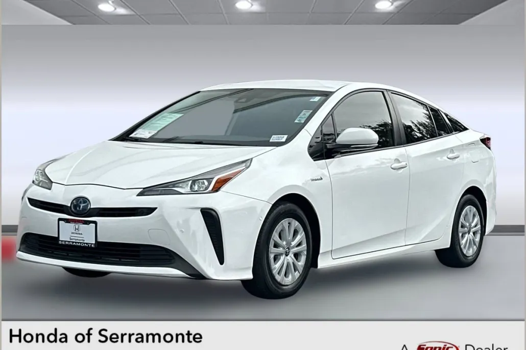2019 Toyota Prius L Eco photo 1