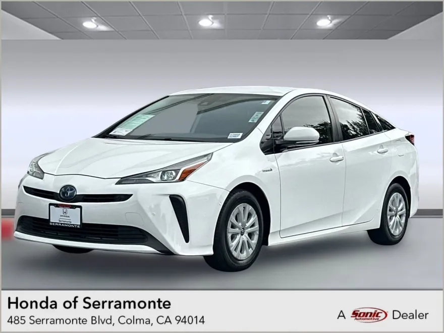 2019 Toyota Prius L Eco photo 1