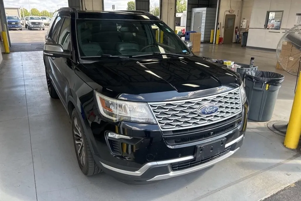 2018 Ford Explorer Platinum photo 1
