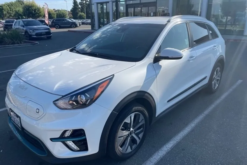 2022 Kia Niro EV EX photo 1