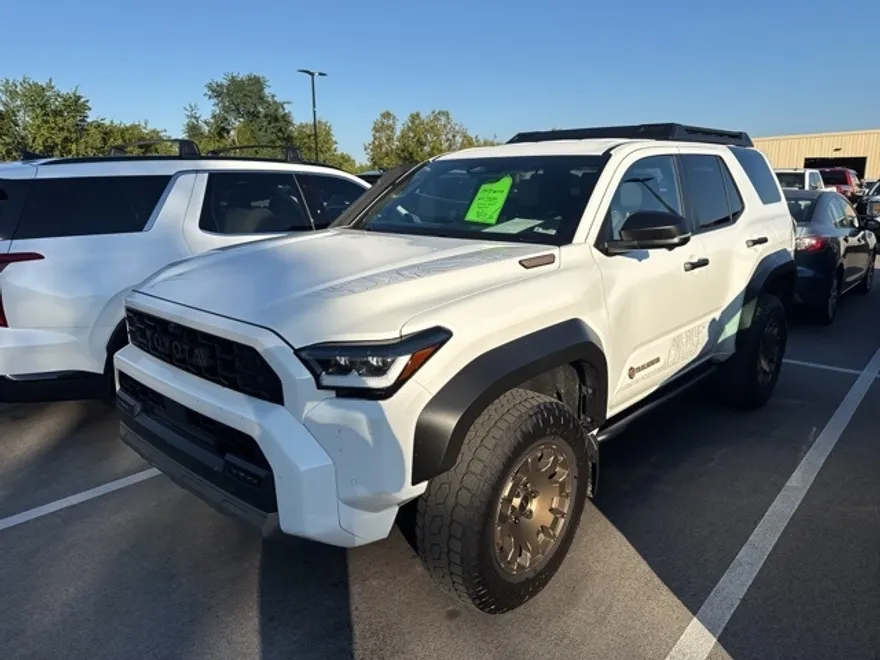 2025 Toyota 4Runner photo 1