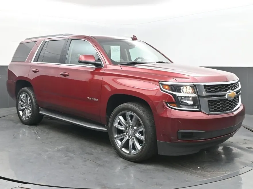 2017 Chevrolet Tahoe LT photo 1