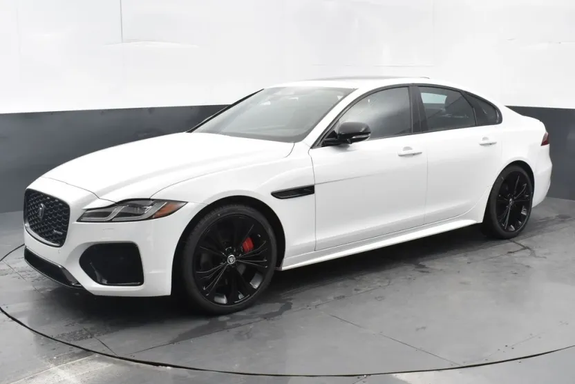 2024 Jaguar XF R-Dynamic SE photo 1