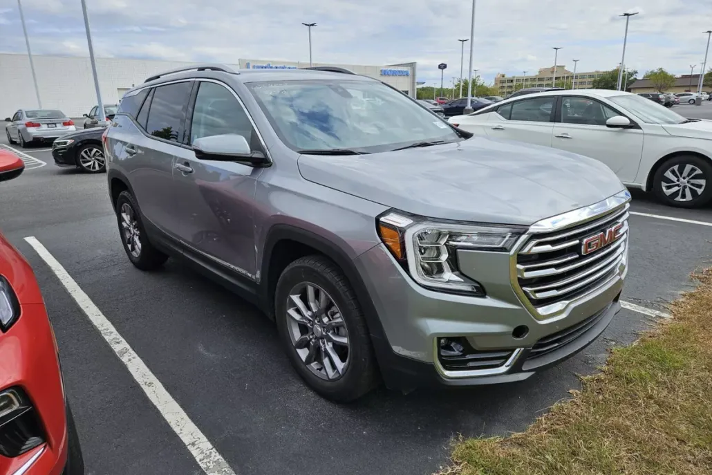 2024 Gmc Terrain SLT photo 1