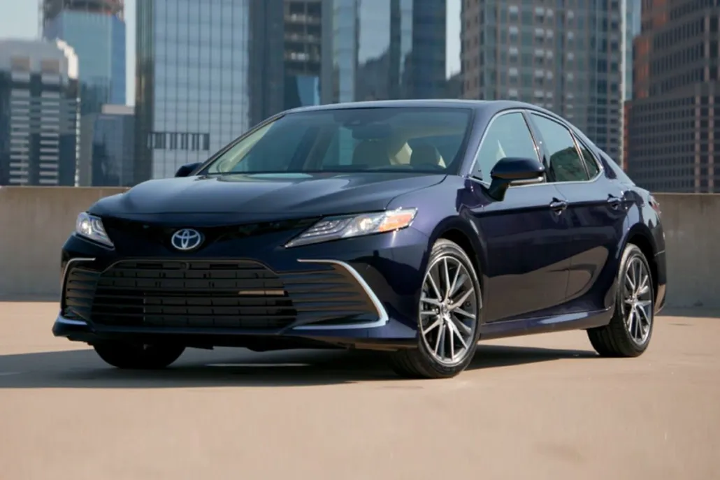 2023 Toyota Camry SE photo 1