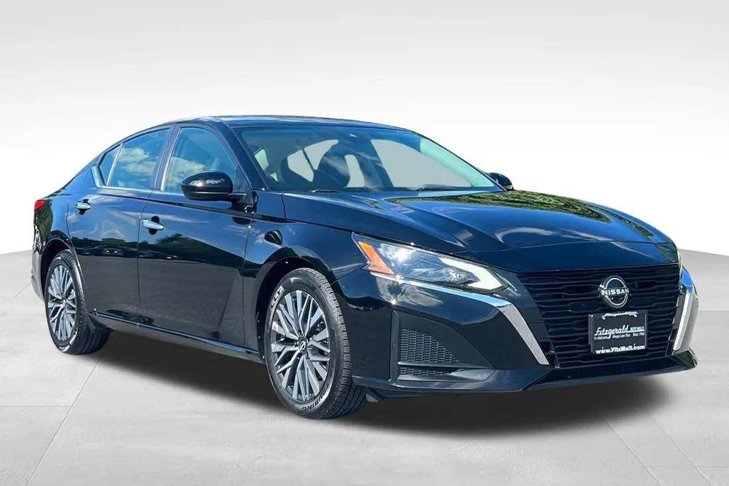 2023 Nissan Altima 2.5 SV photo 1