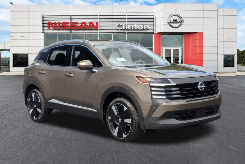 2025 Nissan Kicks SR photo 1