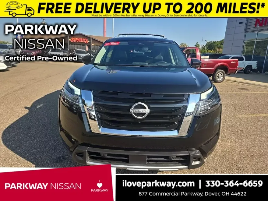 2024 Nissan Pathfinder Platinum photo 1