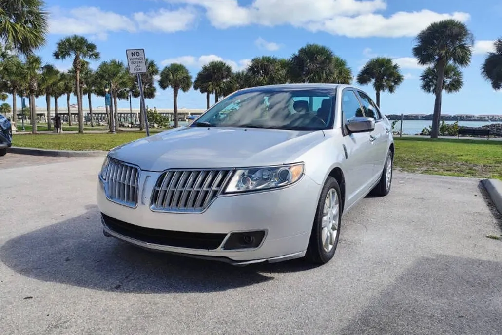 2012 Lincoln MKZ photo 1