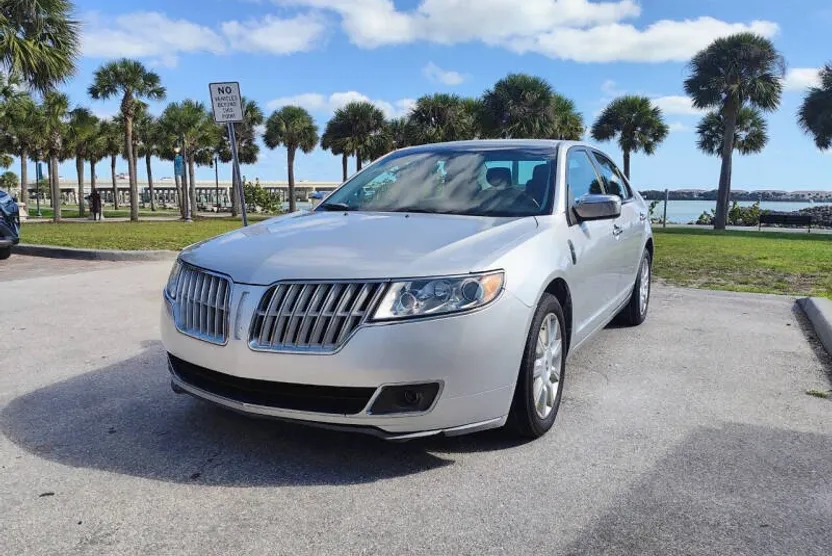 2012 Lincoln MKZ photo 1